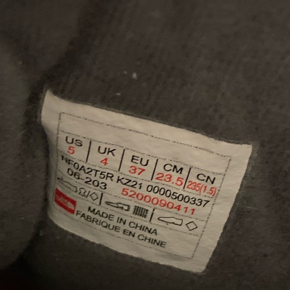 Kids North Face Winter Boots - Picture 6 of 6